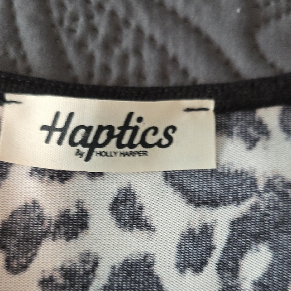 NWOT Haptics Oversized Size Small Leopard Print Women's Sweater - Picture 3 of 5